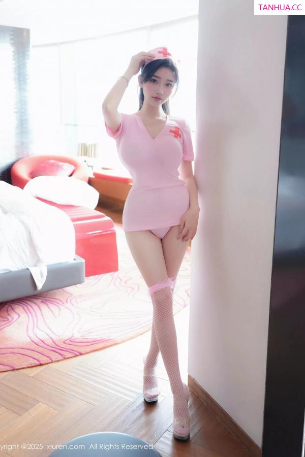   [XiuRen]高清写真图 2025.05.14 No.10275 Annie_baby 粉色丝袜第6张图片